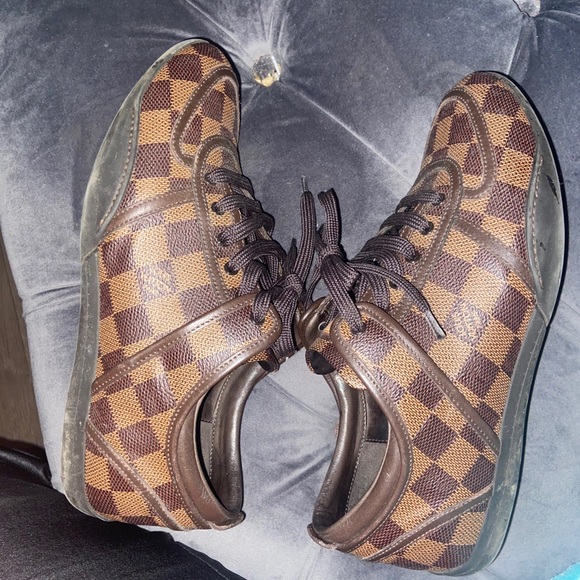 LV SNEAKERS - Picture 4 of 5